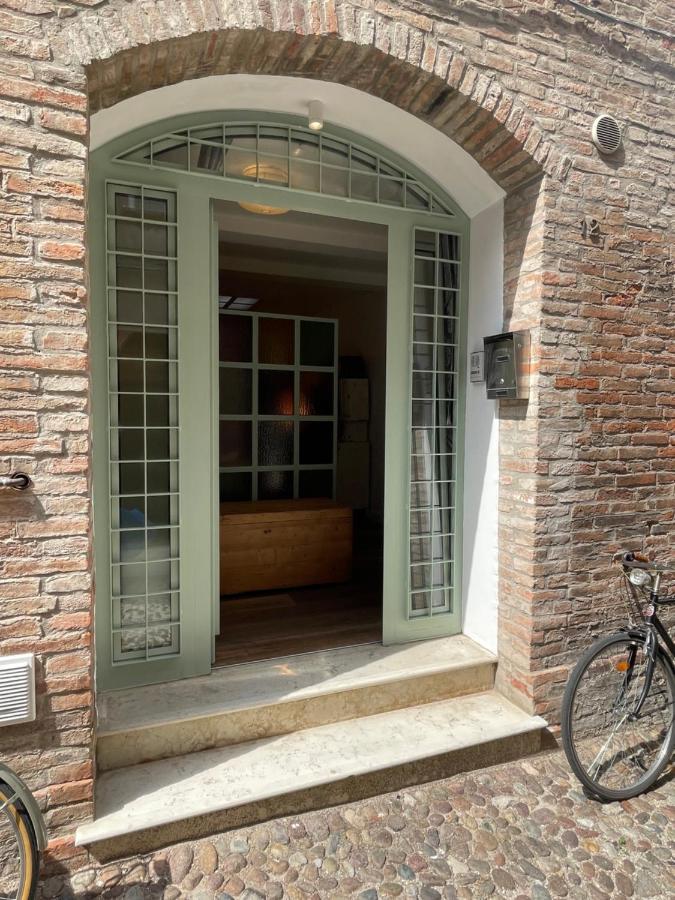 Estense 12 Appartamento In Centro Citta Ferrara Buitenkant foto